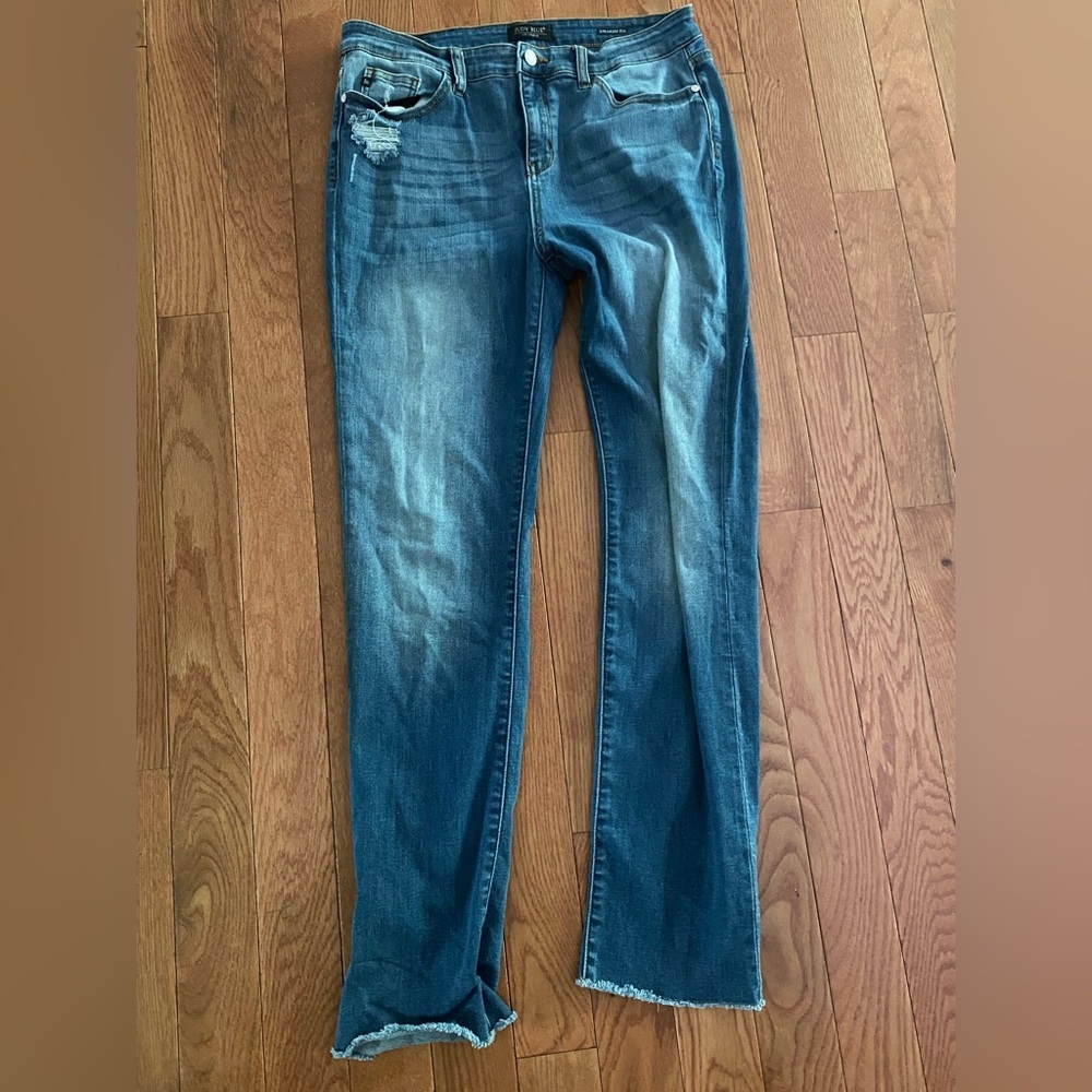 Judy Blue Classic Denim Straight Fit Jeans sz 13/31 distressed look